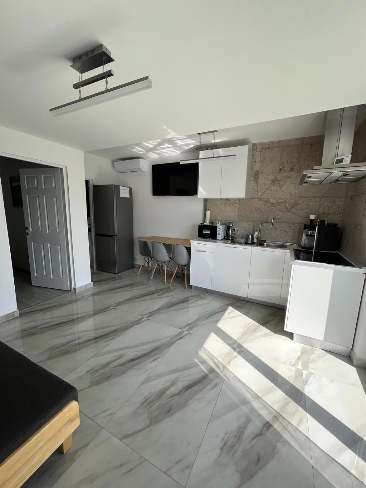 Luxus Cluj Airport Apartments Zewnętrze zdjęcie