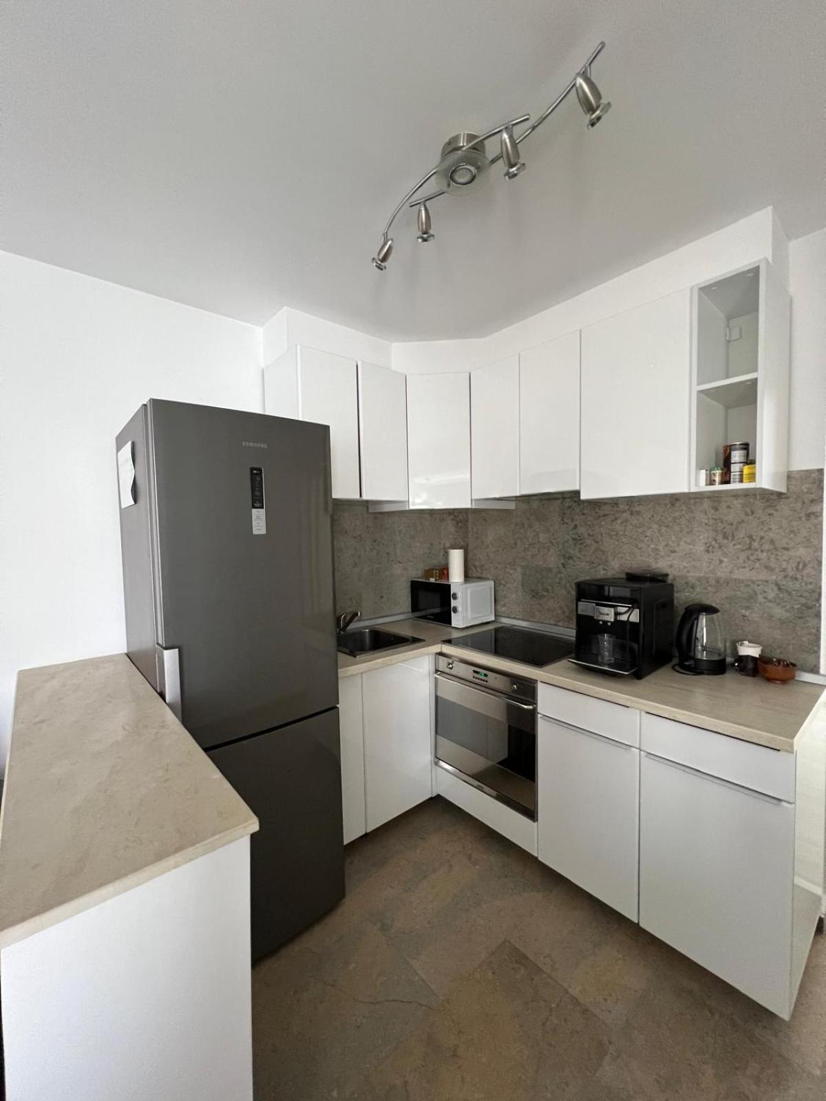 Luxus Cluj Airport Apartments Zewnętrze zdjęcie